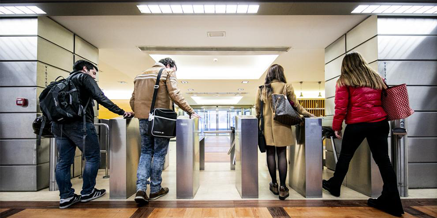 Trabajo ya ha multado a un centenar de empresas por el registro horario